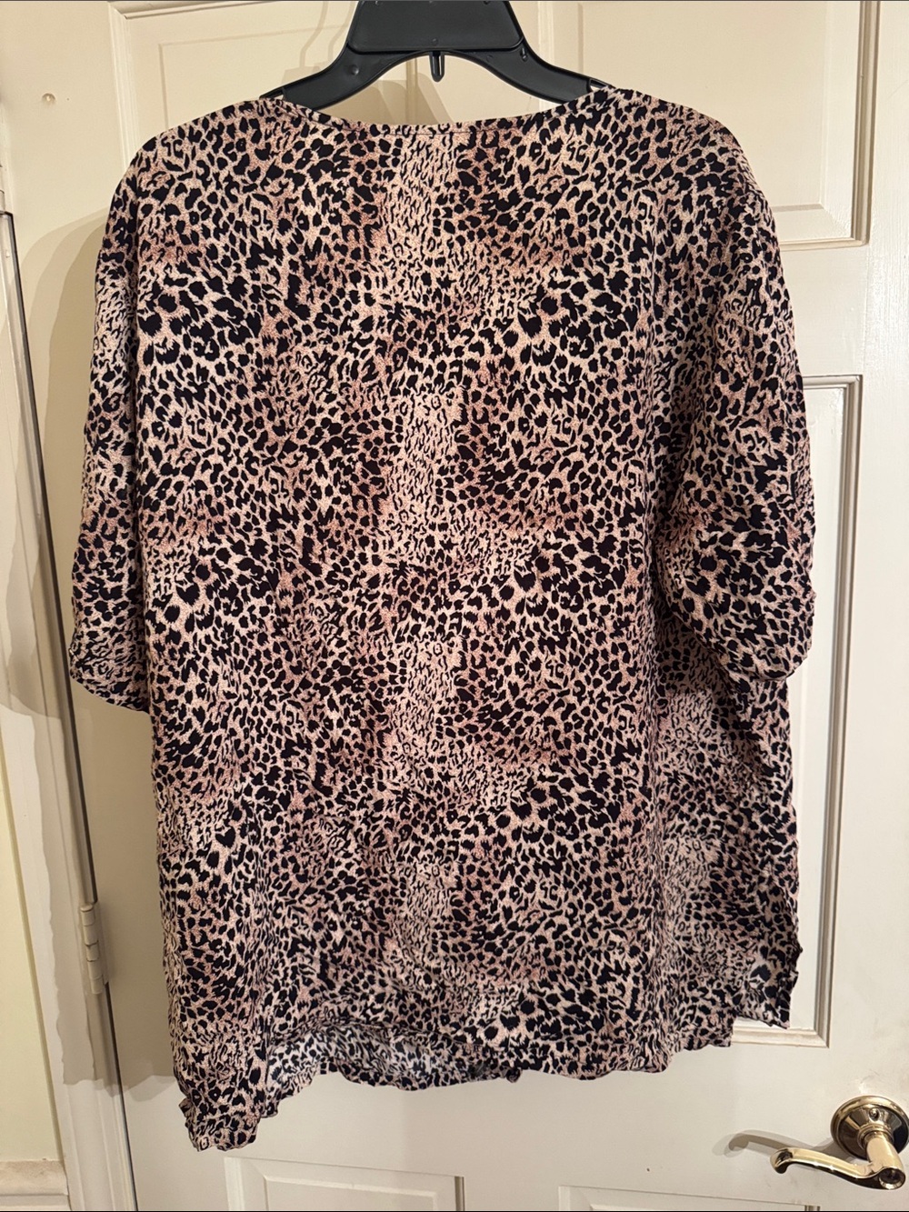 Leopard-Print Button down blouse - Picture 3 of 3